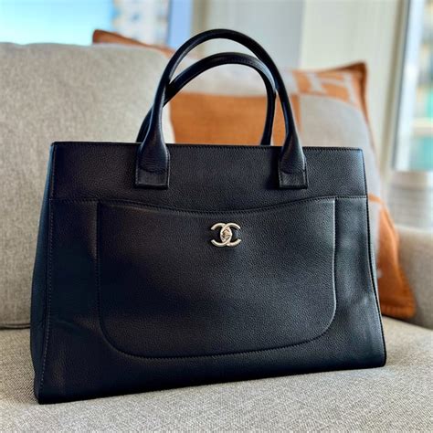 chanel executive tote discontinued|Chanel large tote bag price.